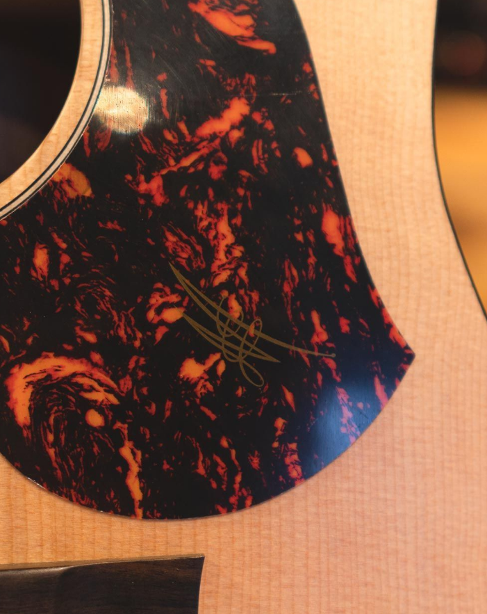 Акустическая гитара Maton S70