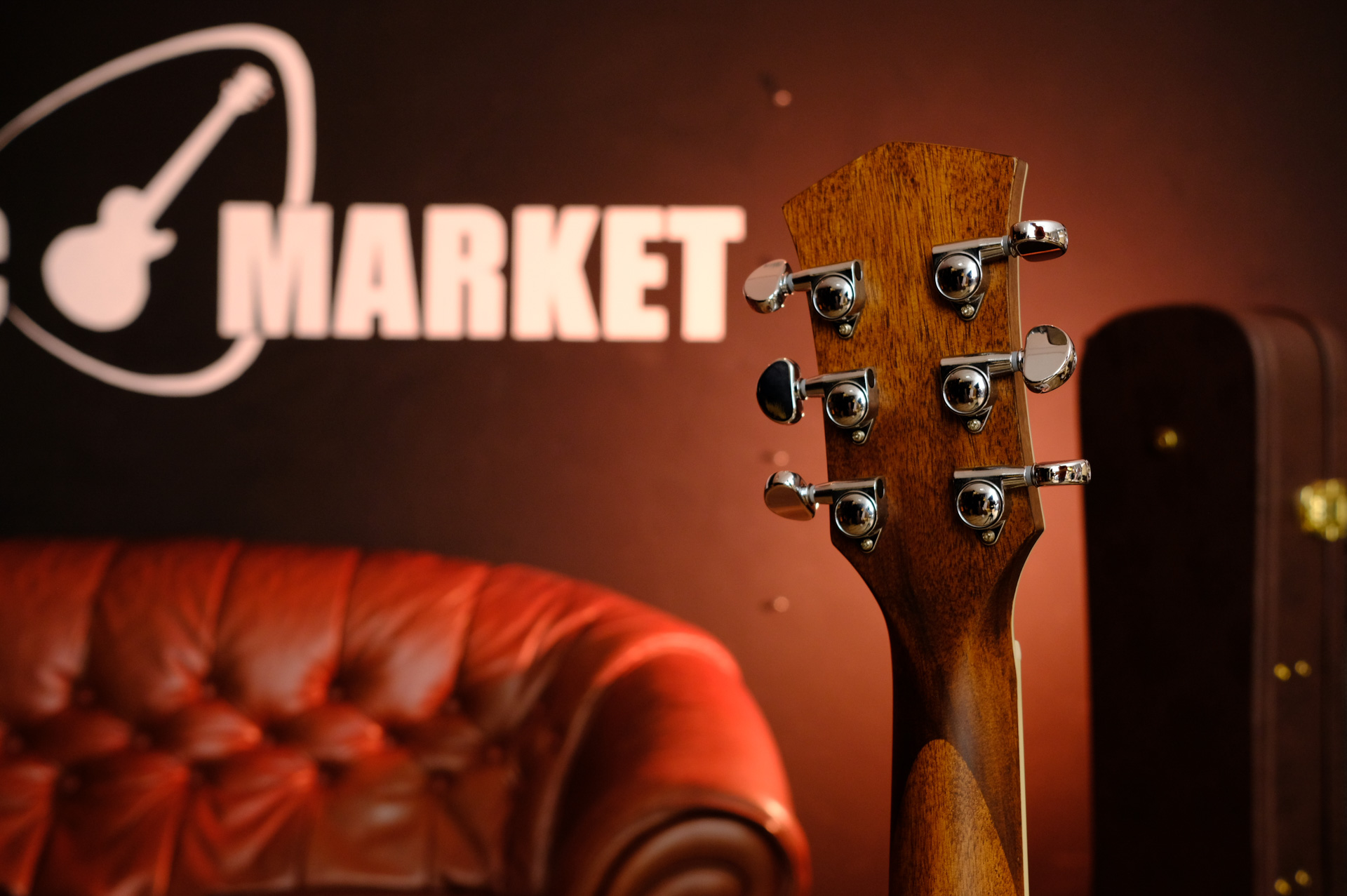 Электроакустическая гитара Parkwood S67