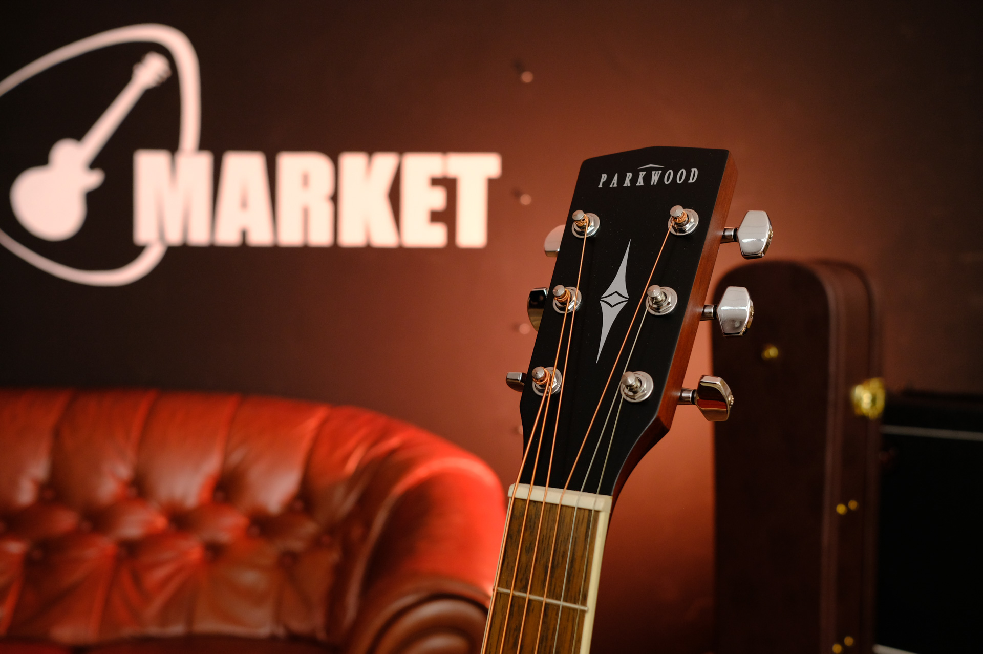 Электроакустическая гитара Parkwood W81E-OP