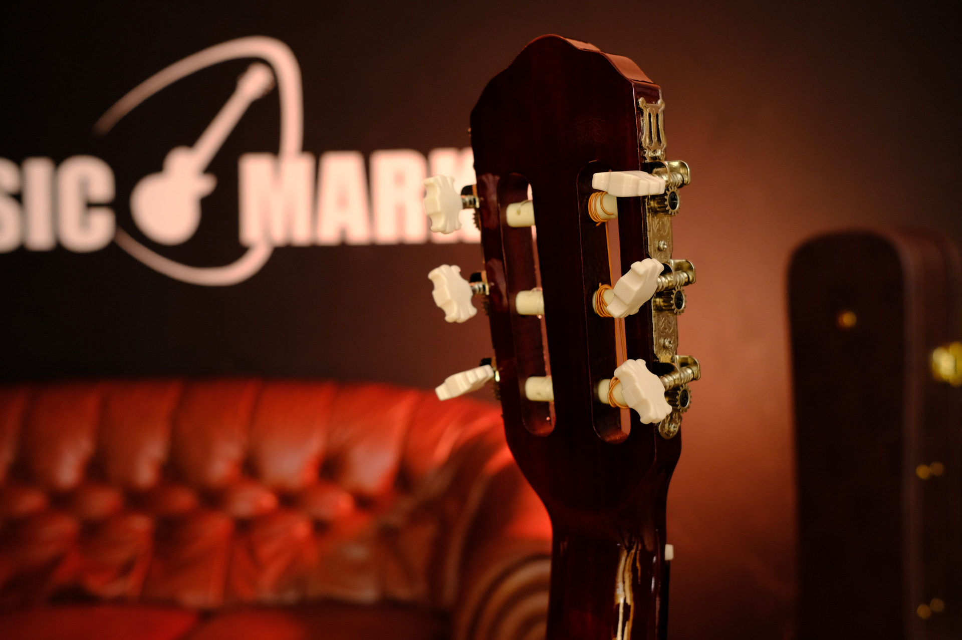 Классическая гитара 4/4 TERRIS TC-3901A NA