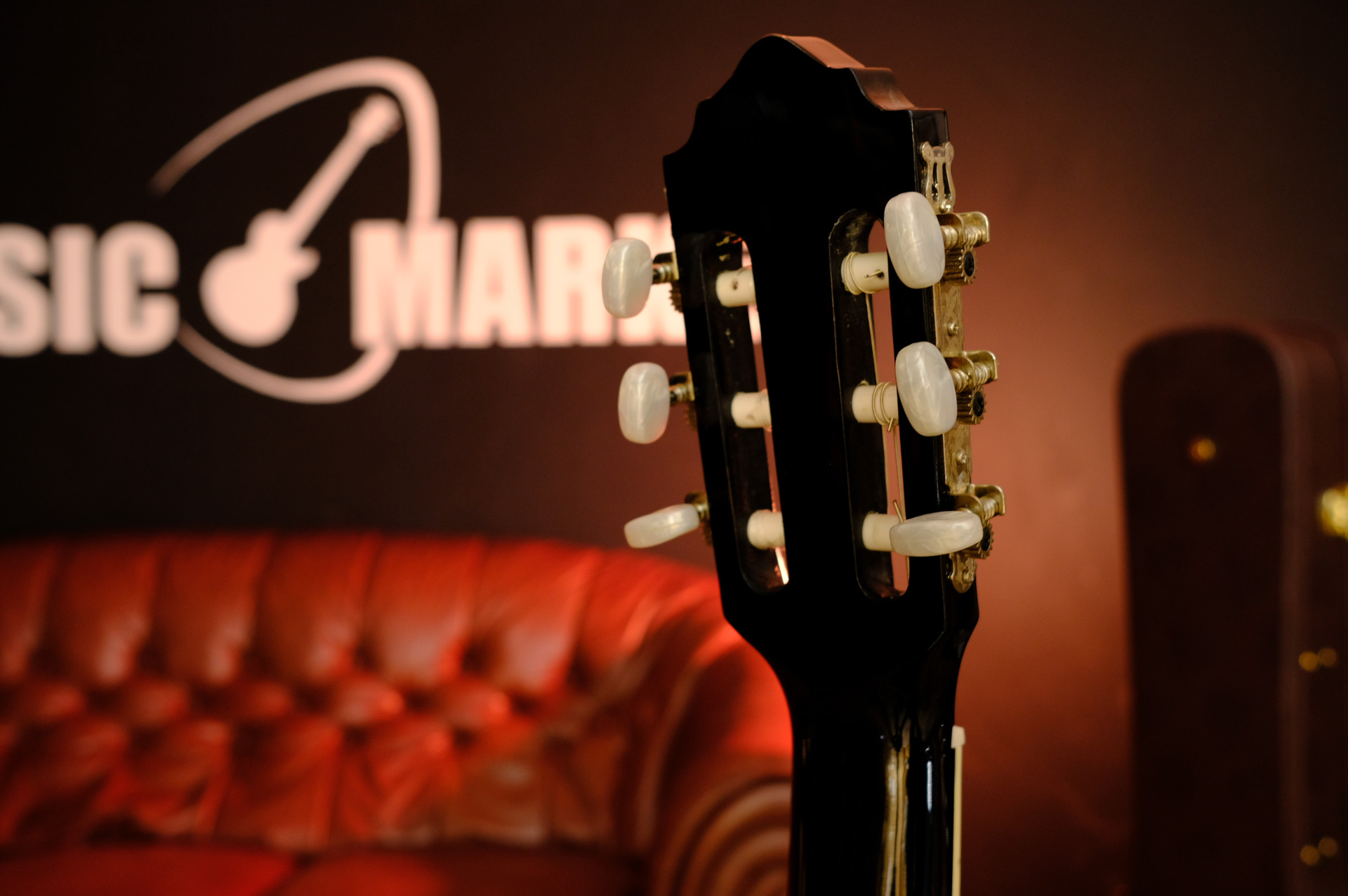 Классическая гитара 4/4 VESTON C-45 A BK