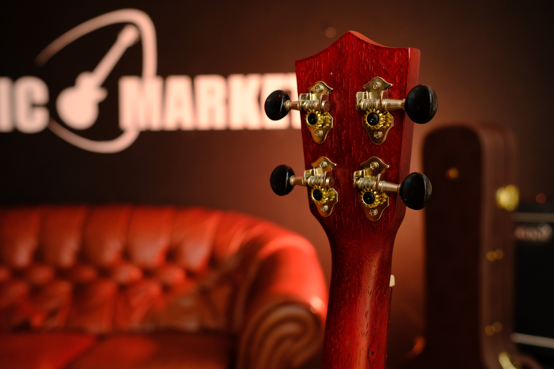 Укулеле сопрано VESTON KUS100 RD