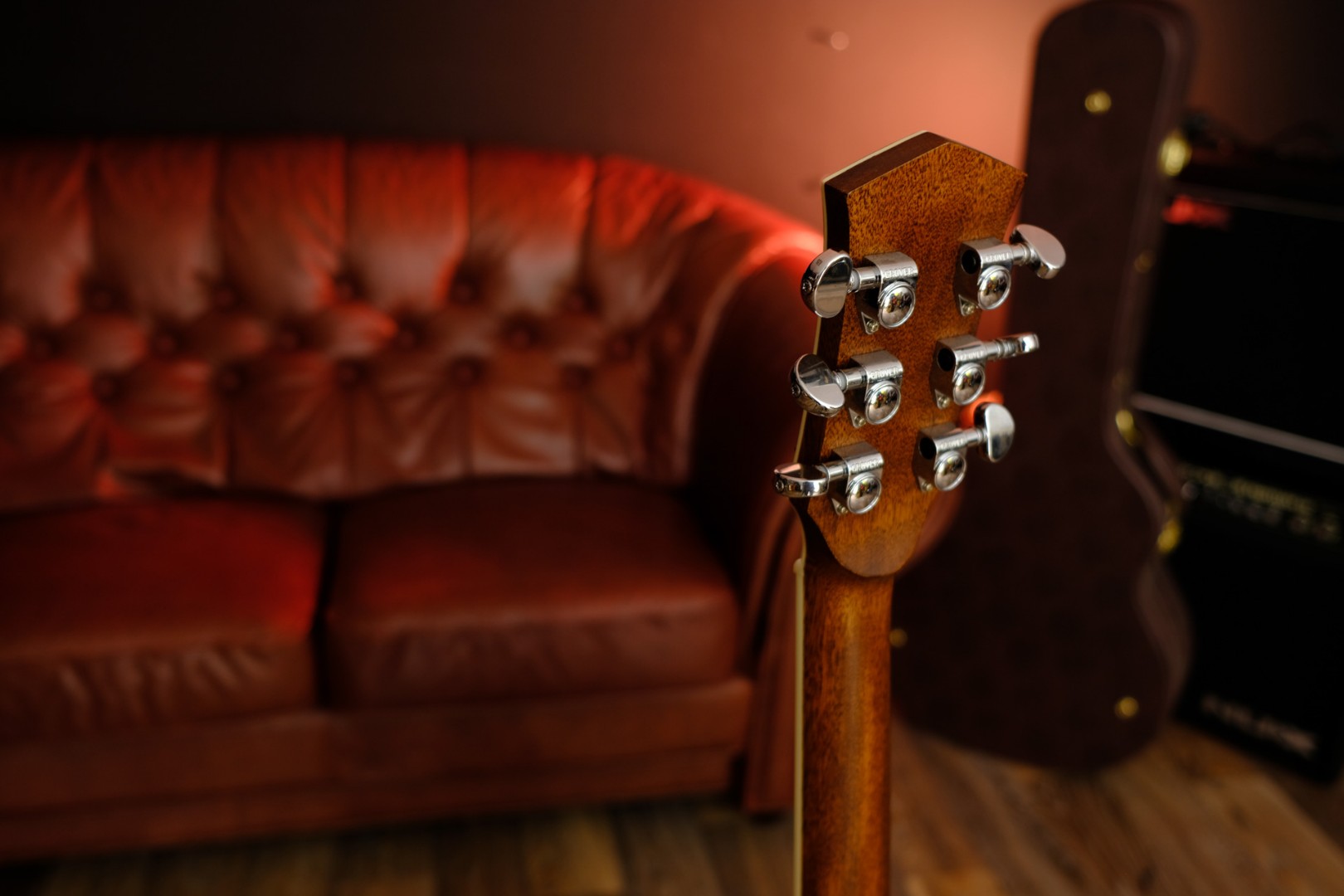 Электроакустическая гитара Parkwood P670