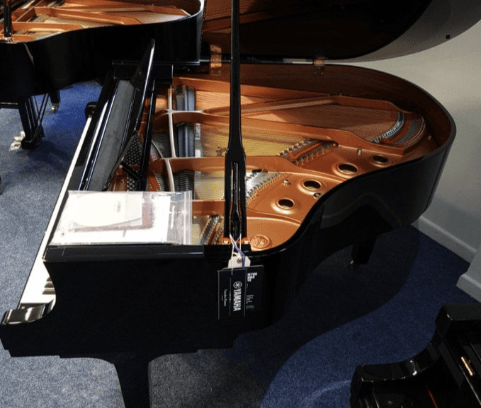 Рояль акустический кабинетный Yamaha C1X PE - чёрный полированный