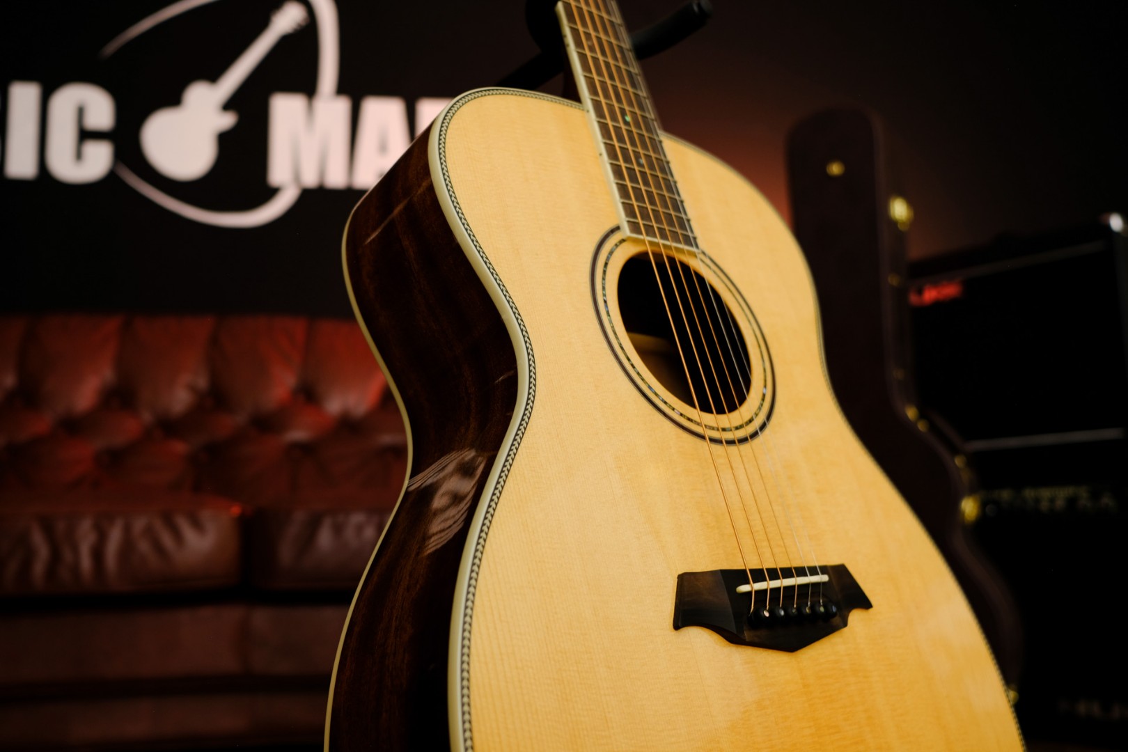 Акустическая гитара Parkwood P620