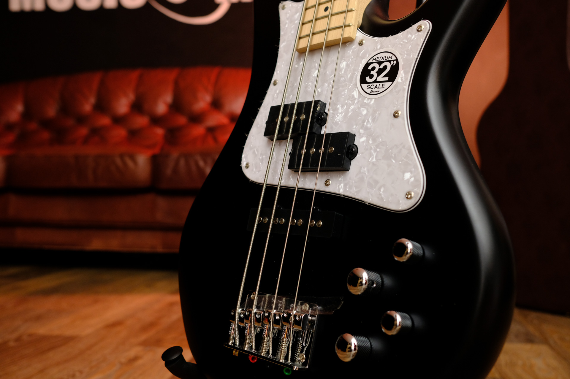 Бас-гитара Ibanez SRMD200-BKF