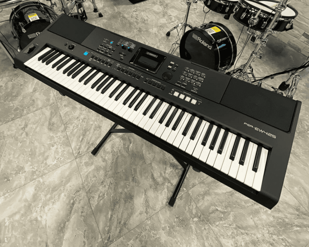 Синтезатор Yamaha PSR-EW425