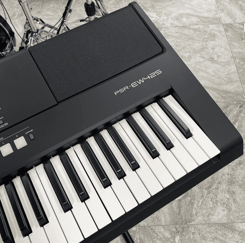 Синтезатор Yamaha PSR-EW425